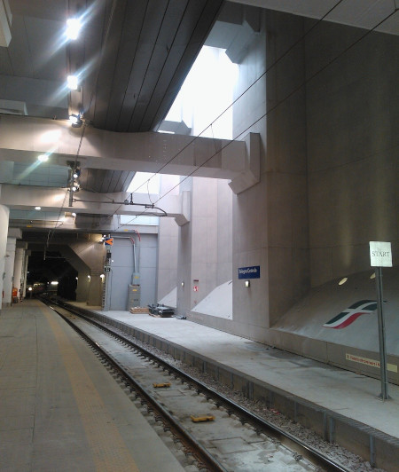 illuminazione stazione di Bologna Centrale